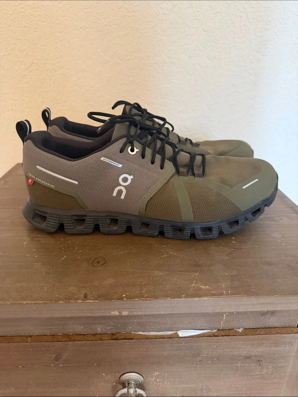 On Running water resistant Women’s Athletic Shoes - Olive/Black